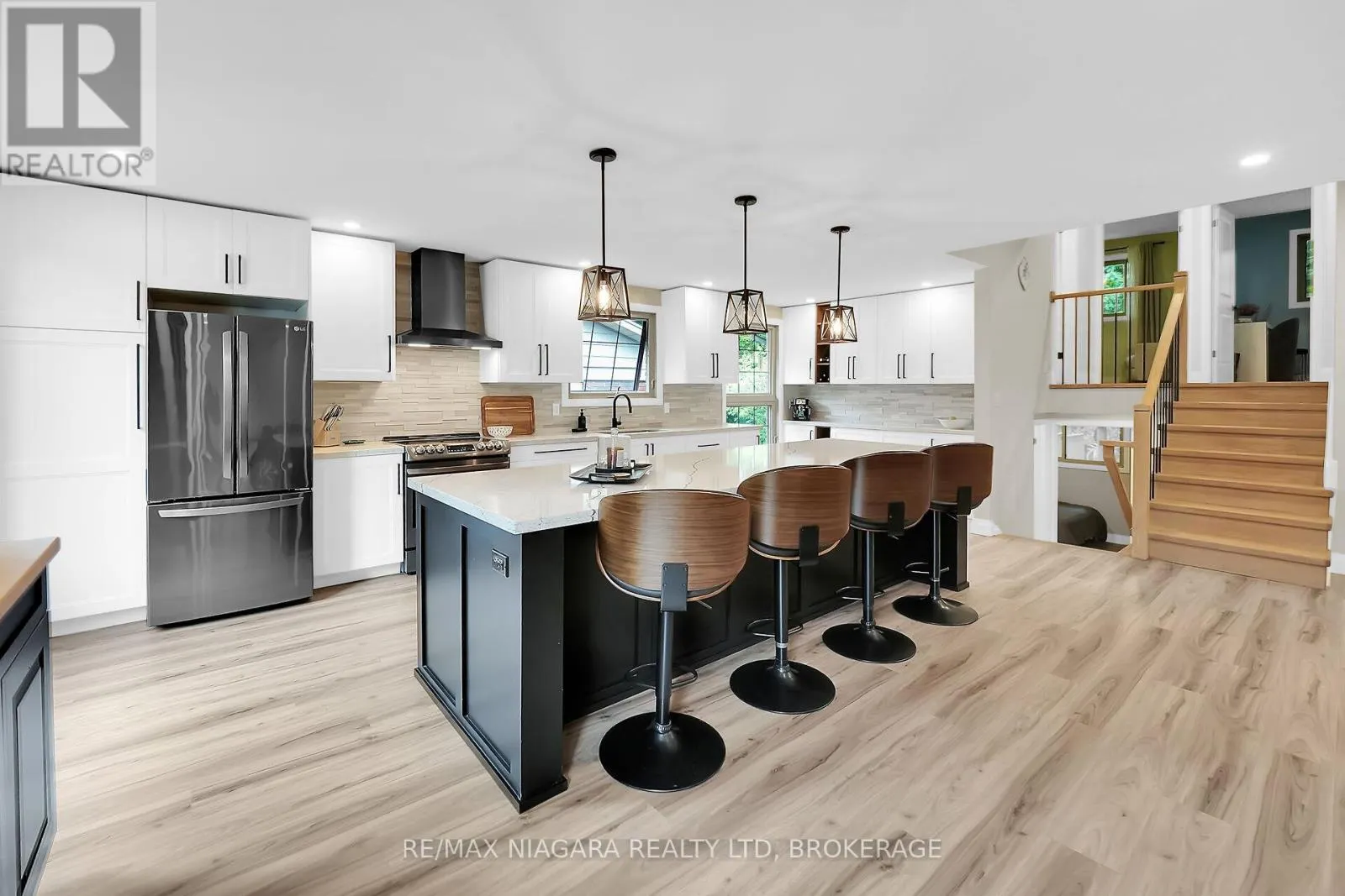 77 ALEXANDRA BOULEVARD W