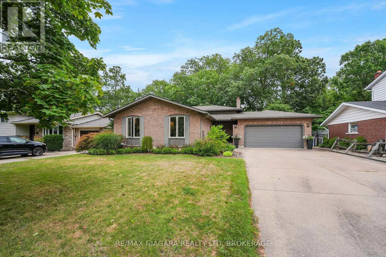 77 ALEXANDRA BOULEVARD W