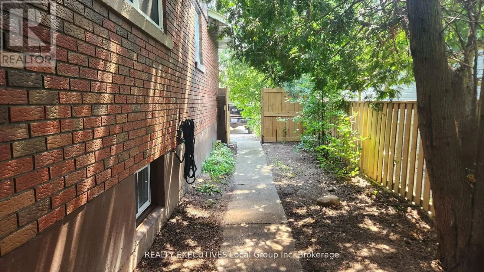 838 REYNOLDS STREET