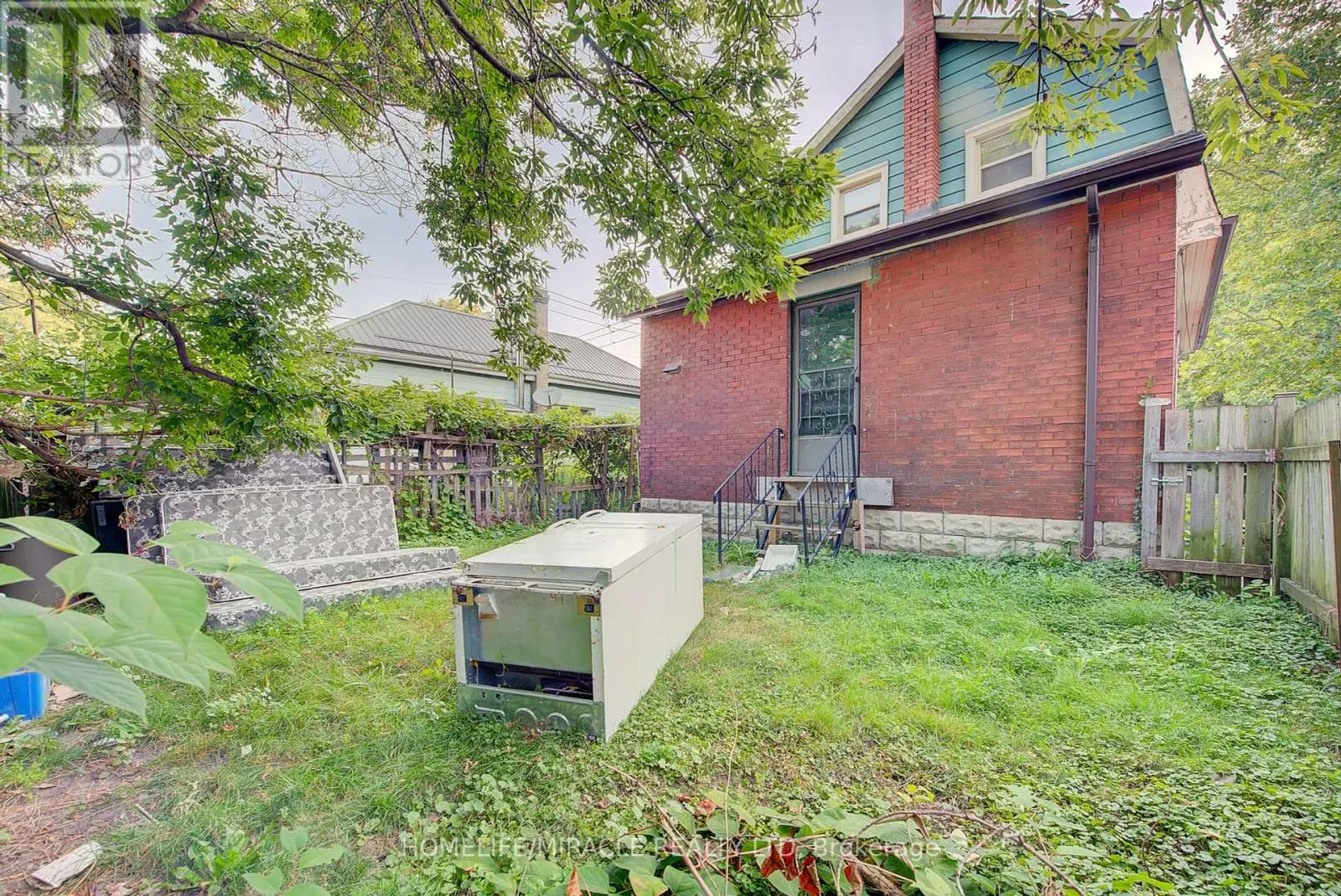 201 CLARENCE STREET