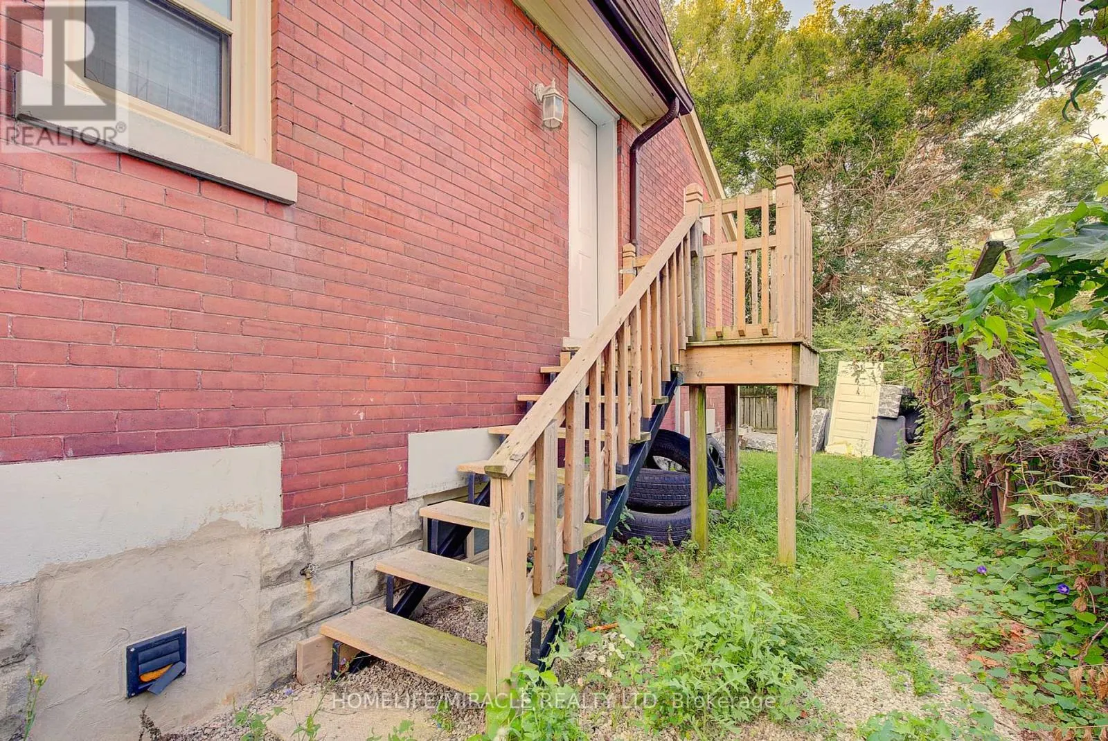 201 CLARENCE STREET