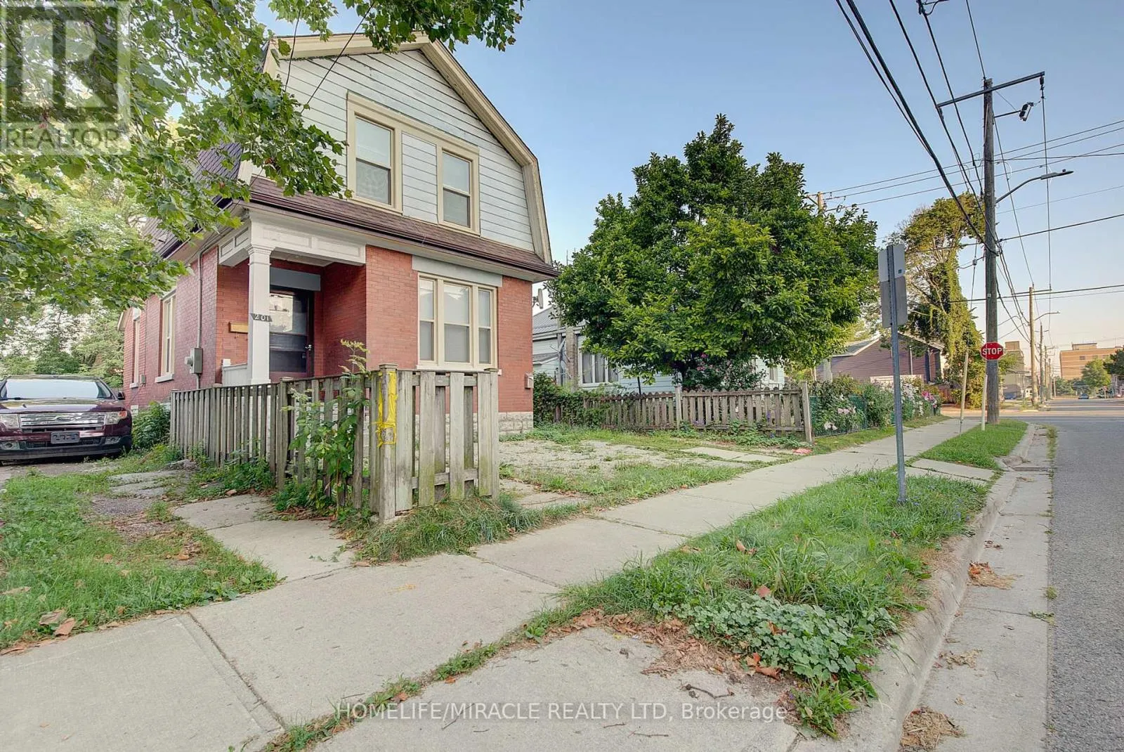 201 CLARENCE STREET