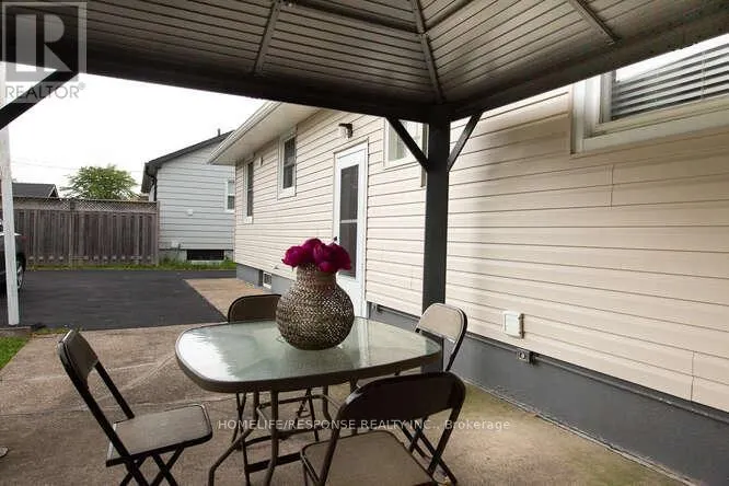 35 PARKDALE DRIVE