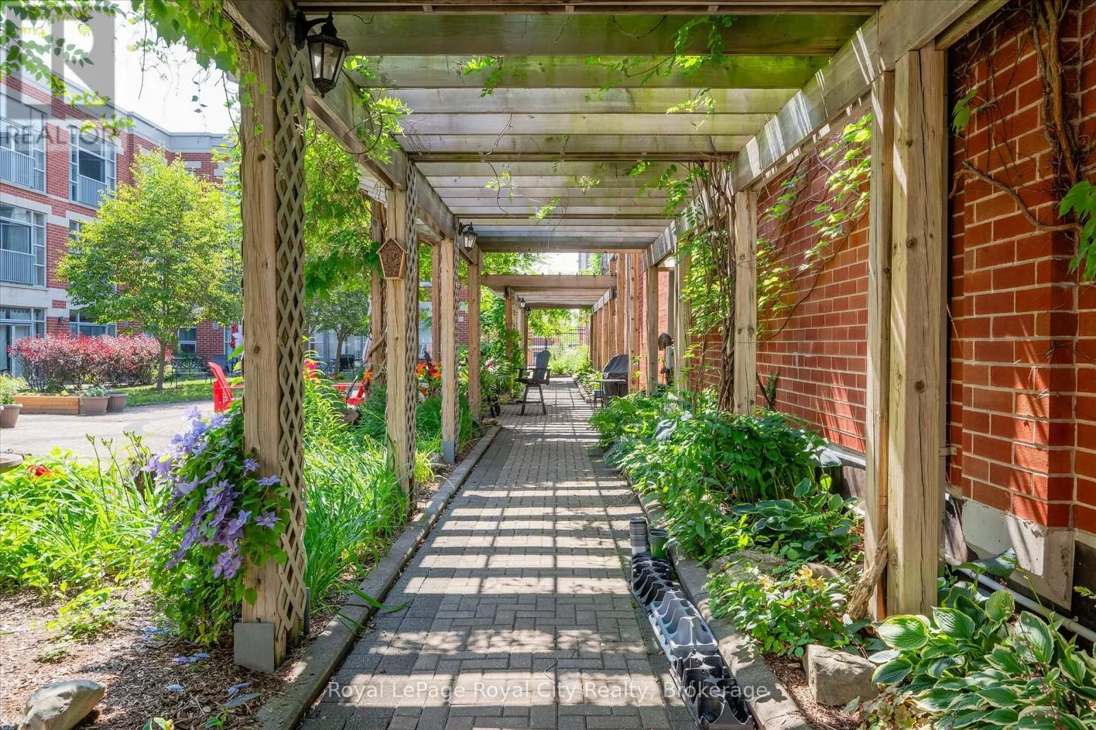 118 - 165 DUKE STREET E, #118