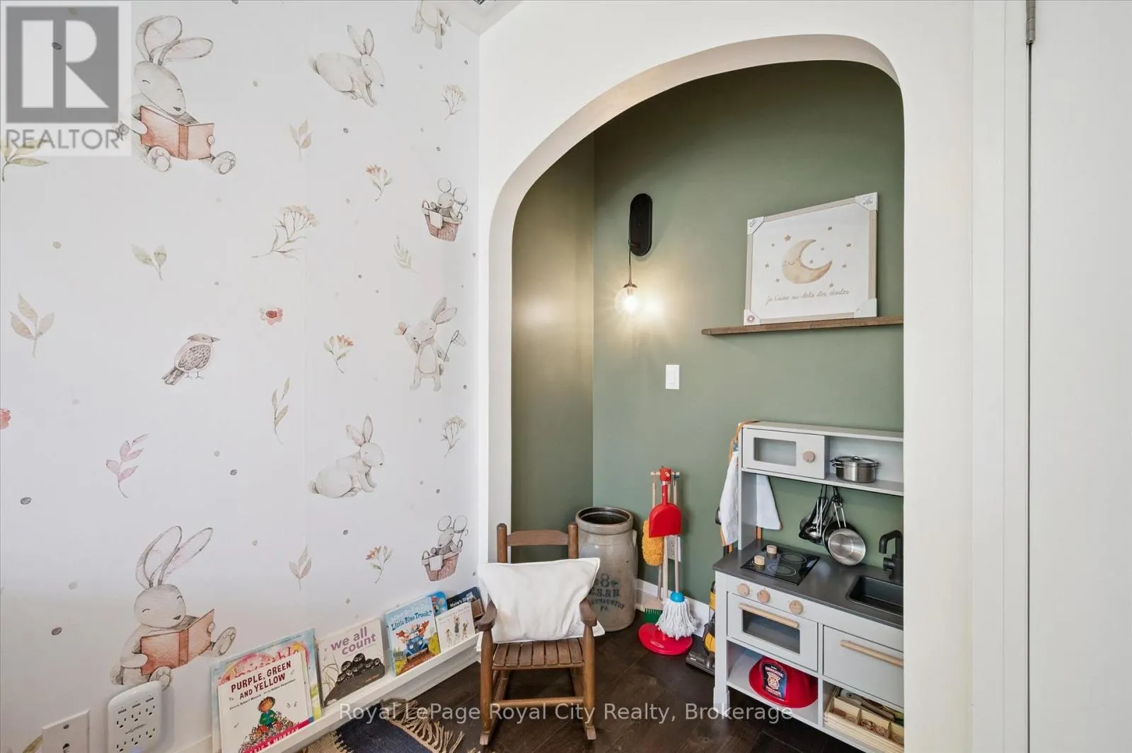 118 - 165 DUKE STREET E, #118