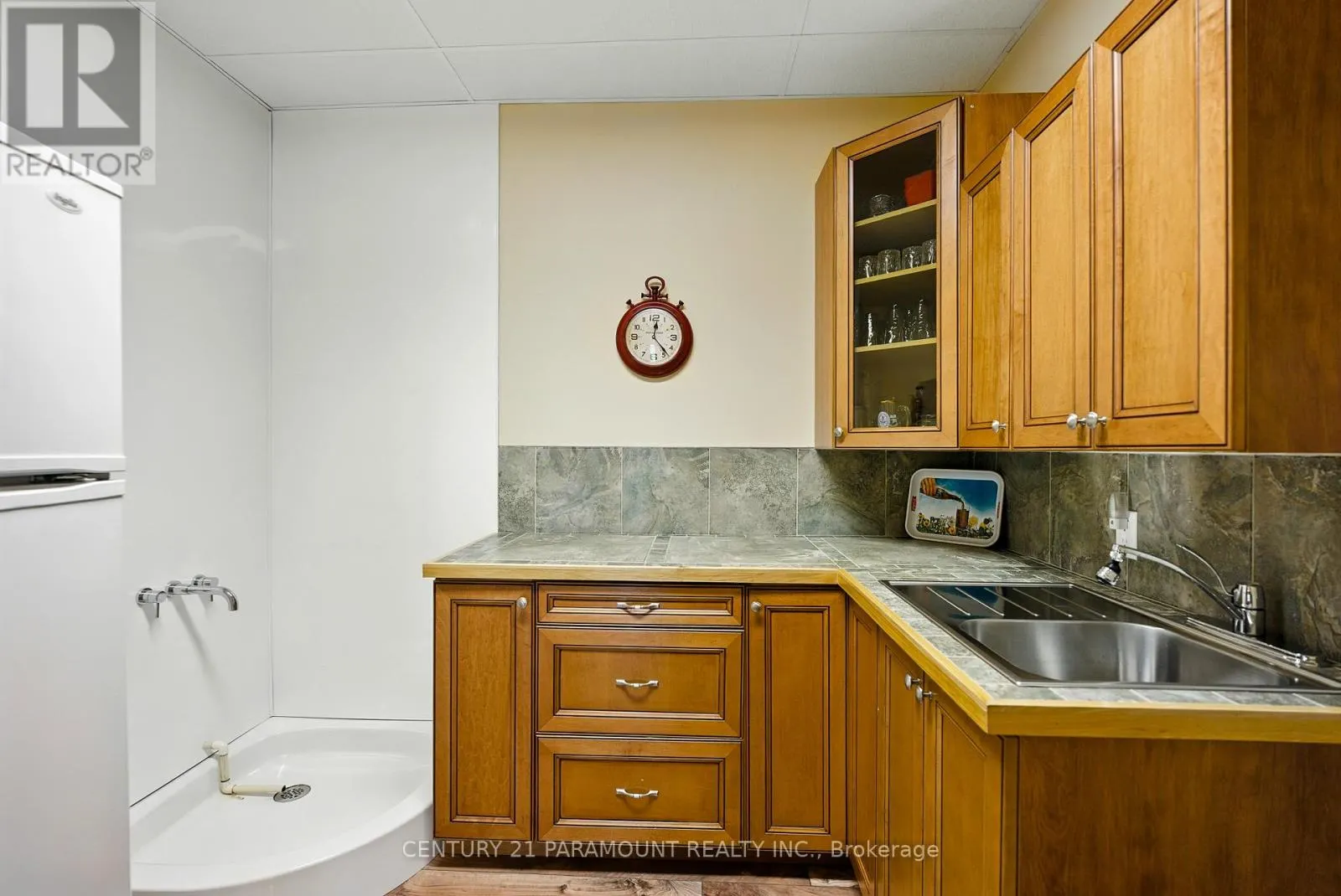 276 JEFFREY ROAD N