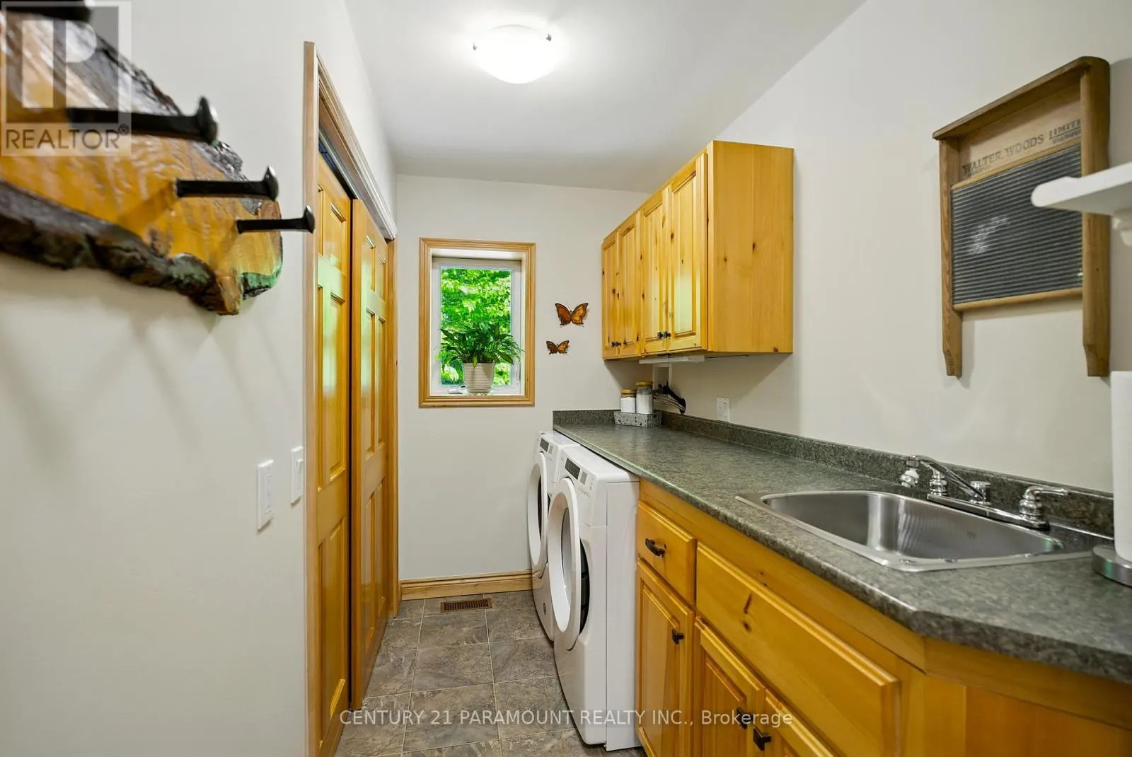 276 JEFFREY ROAD N