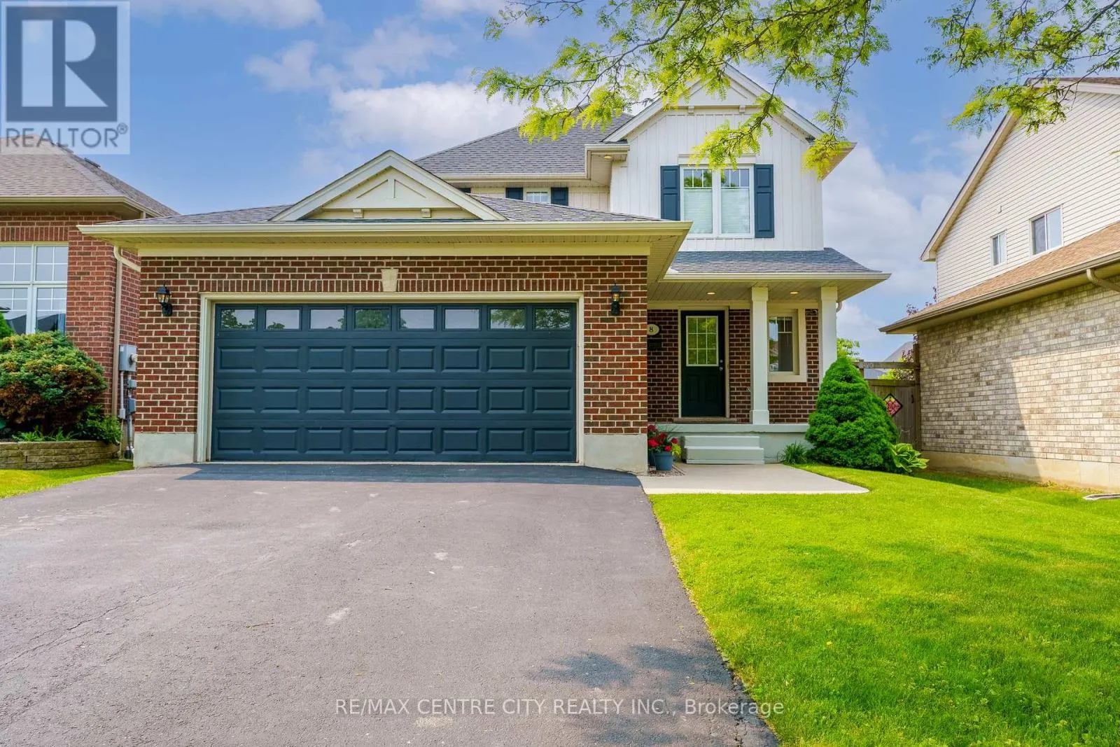 8 FENWICK COURT