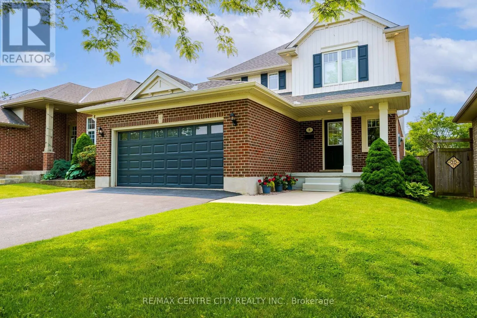 8 FENWICK COURT