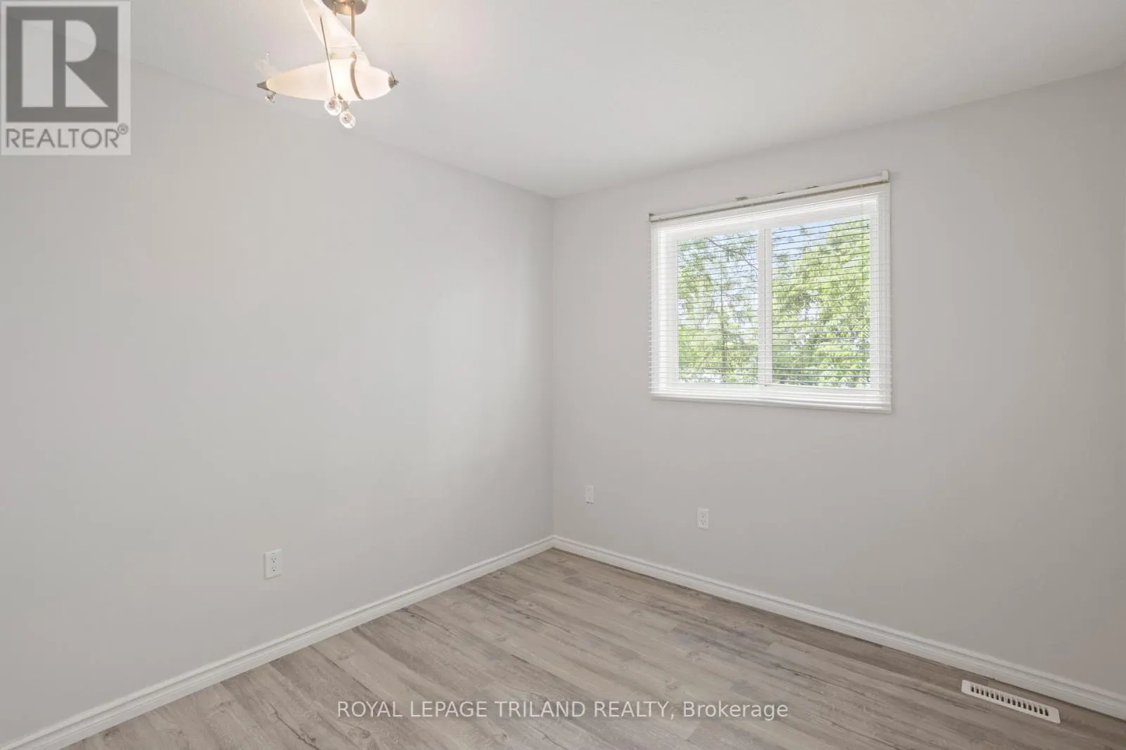 37 - 1921 FATHER DALTON AVENUE, #37