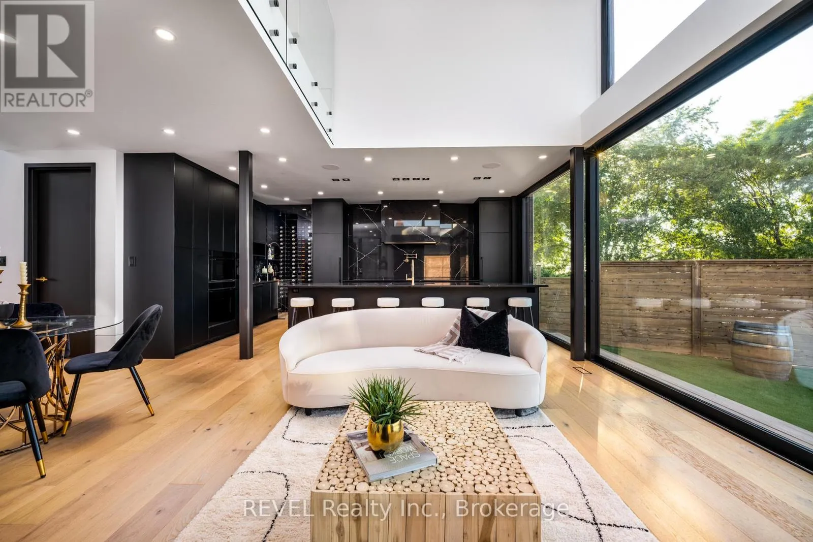 6 FIRELANE 11 STREET