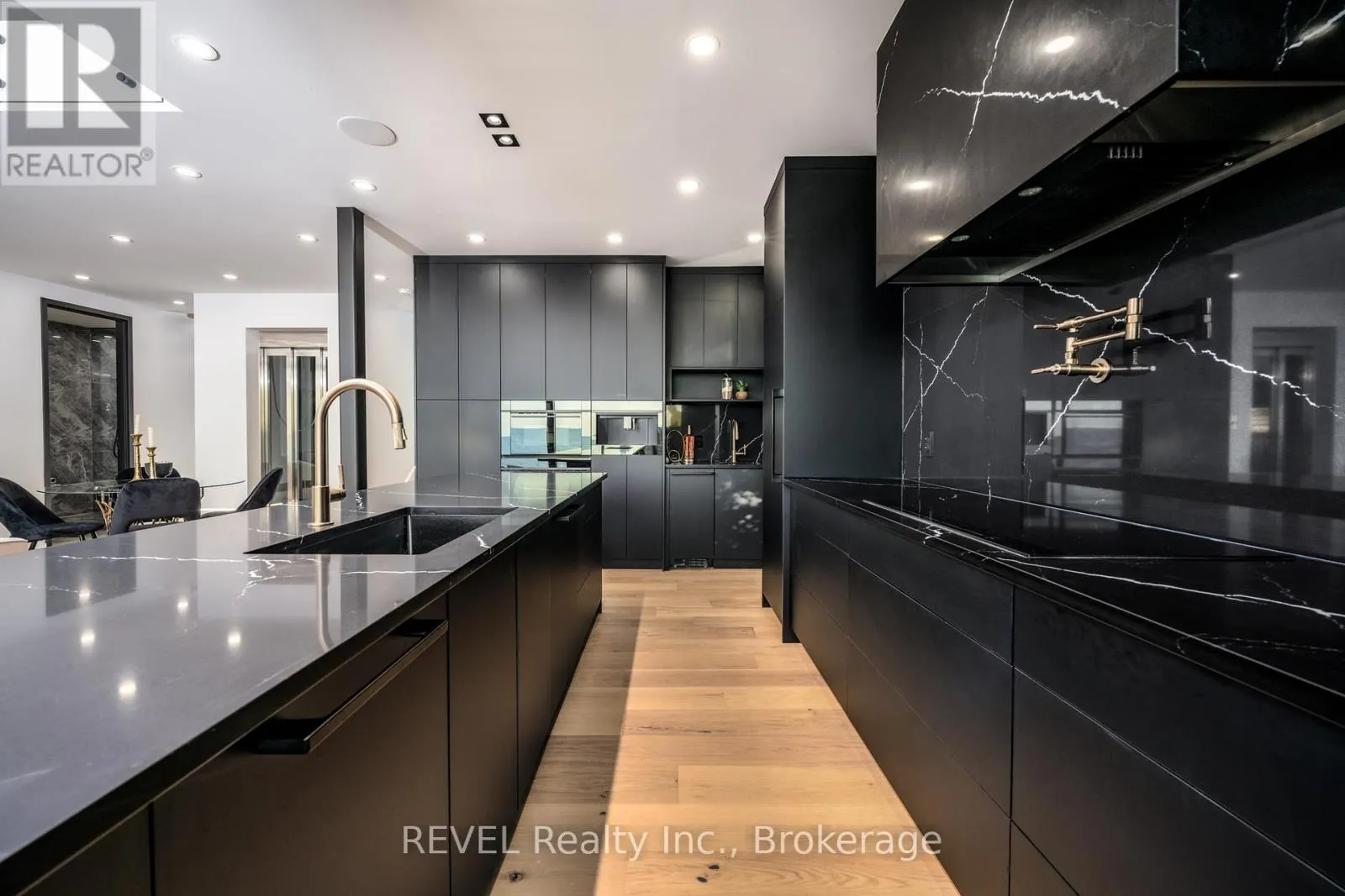 6 FIRELANE 11 STREET