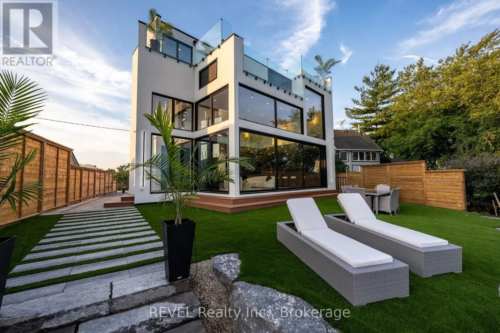 6 FIRELANE 11 STREET
