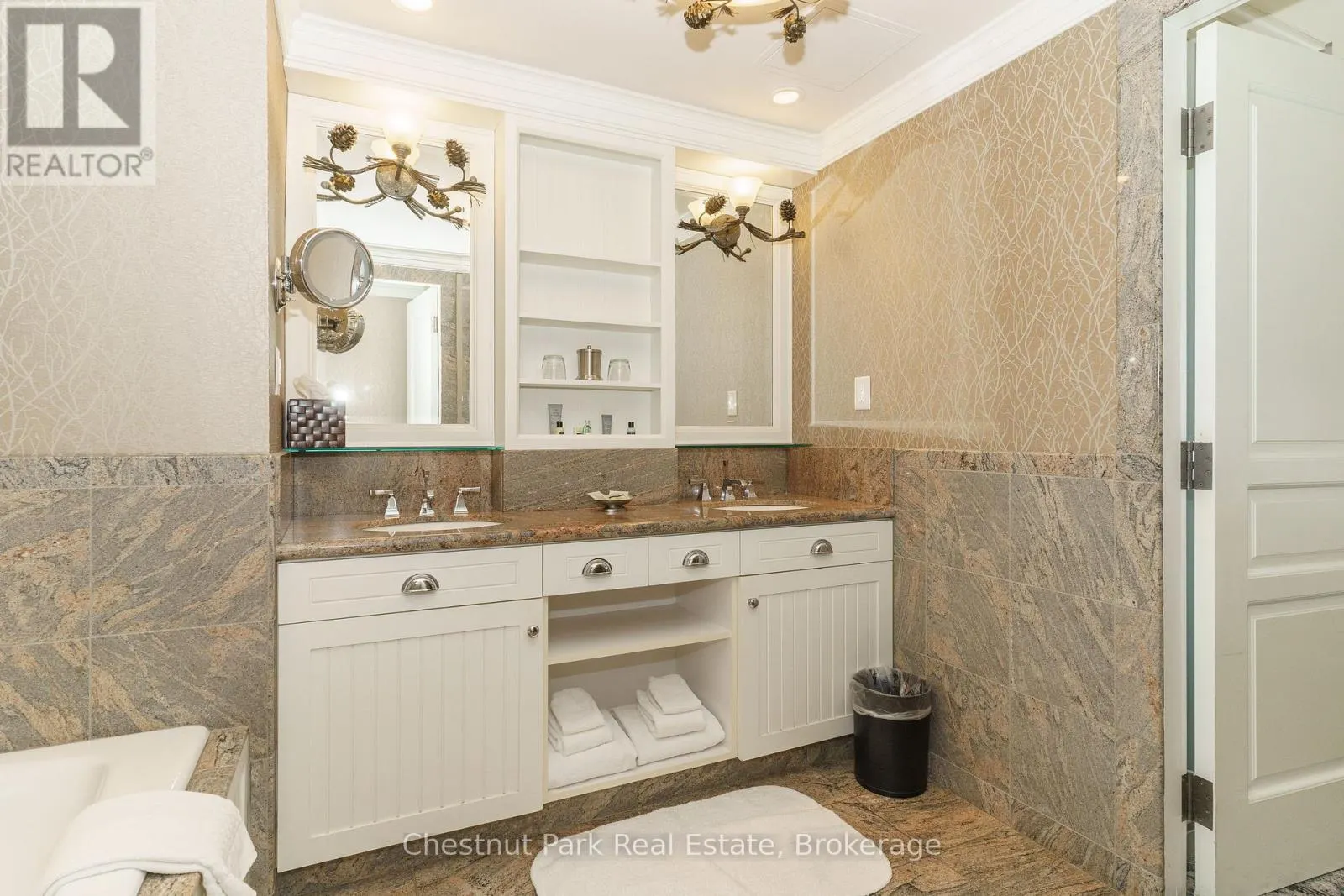 S243 - 1050 PAIGNTON HOUSE ROAD, #S243