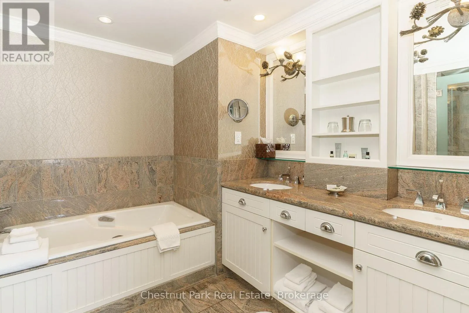 S243 - 1050 PAIGNTON HOUSE ROAD, #S243