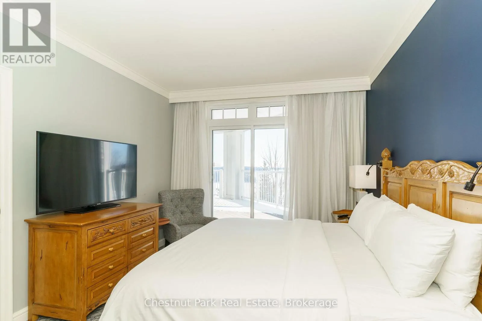 S243 - 1050 PAIGNTON HOUSE ROAD, #S243