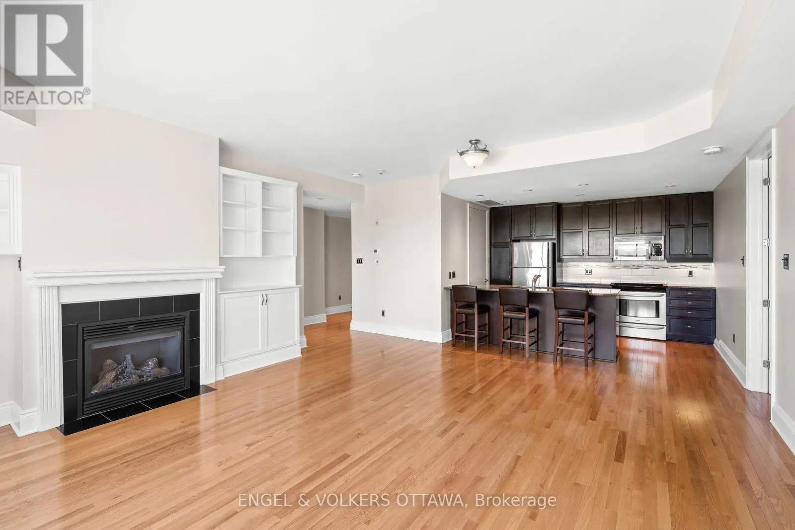 501 - 1422 WELLINGTON STREET W