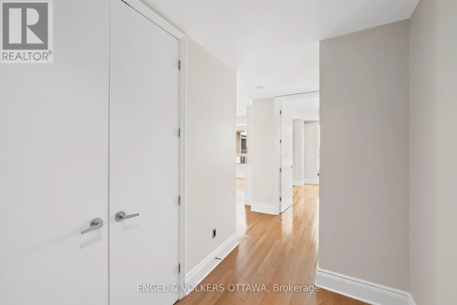 501 - 1422 WELLINGTON STREET W