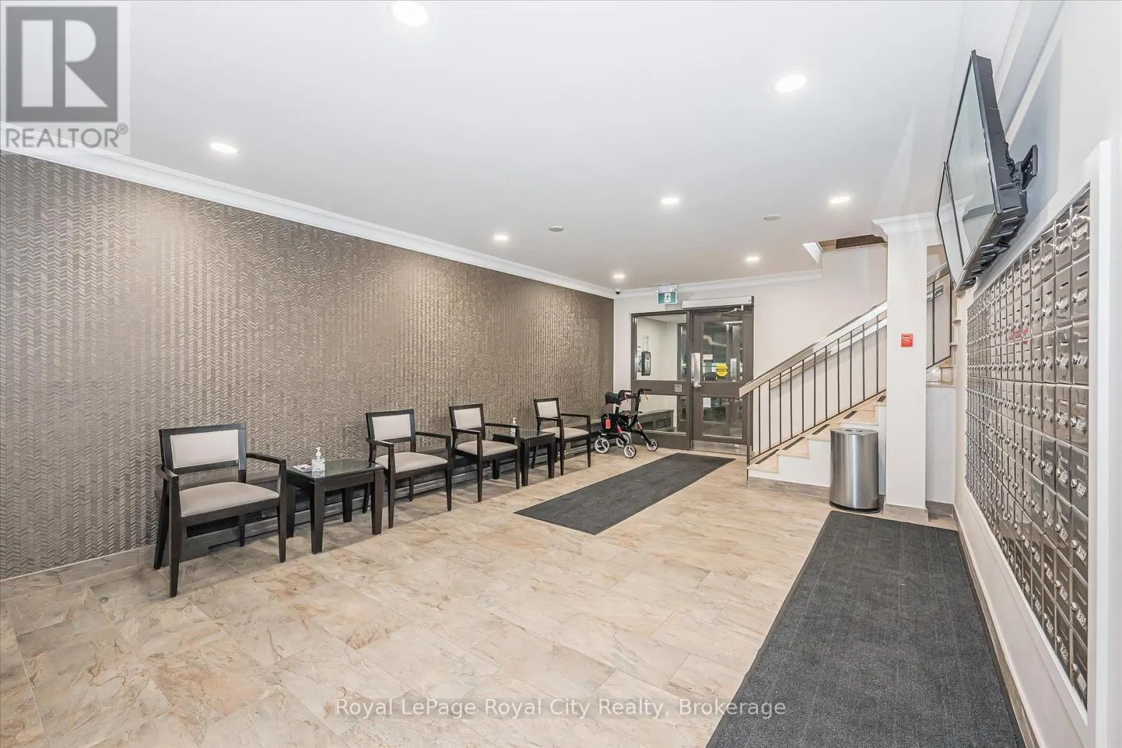 713 - 19 WOODLAWN ROAD E, #713