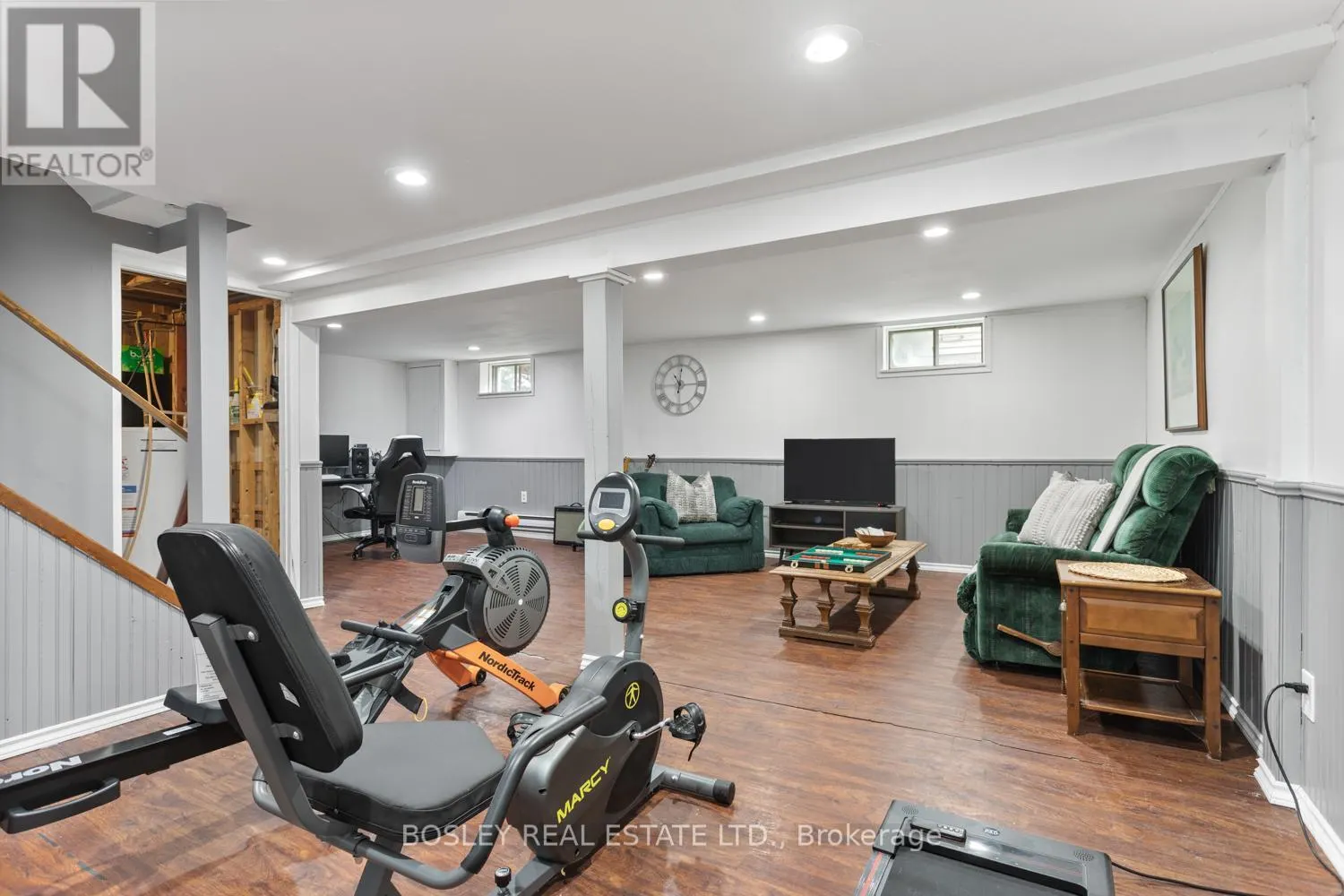 687 MACKECHNIE CRESCENT