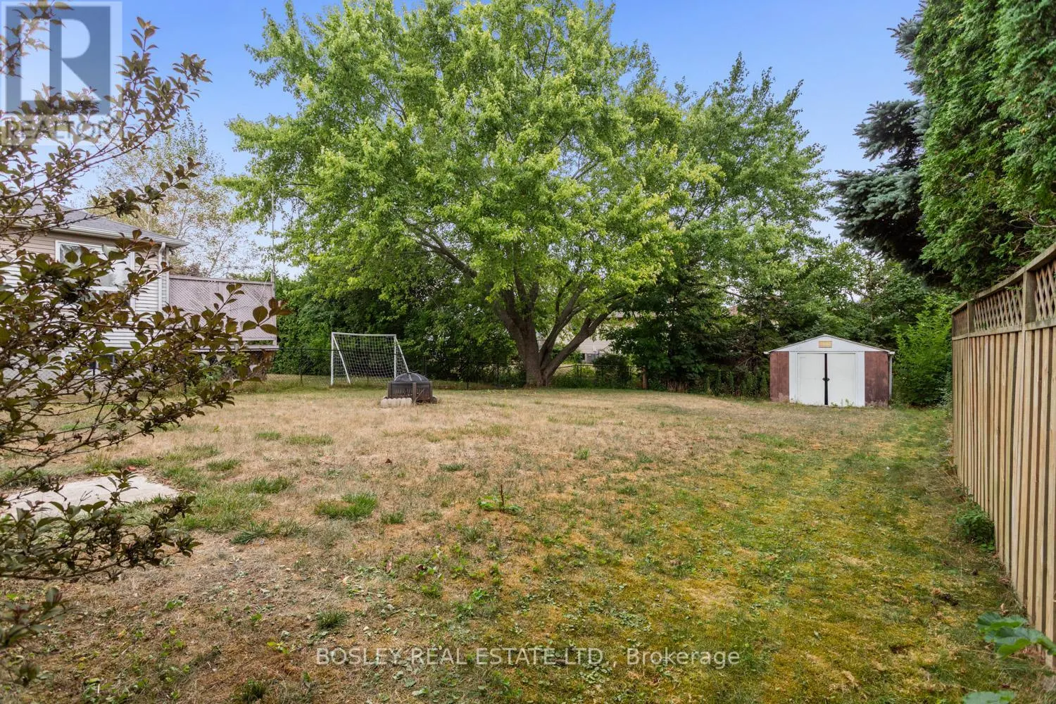 687 MACKECHNIE CRESCENT