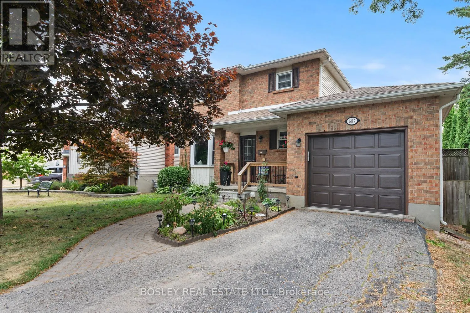 687 MACKECHNIE CRESCENT