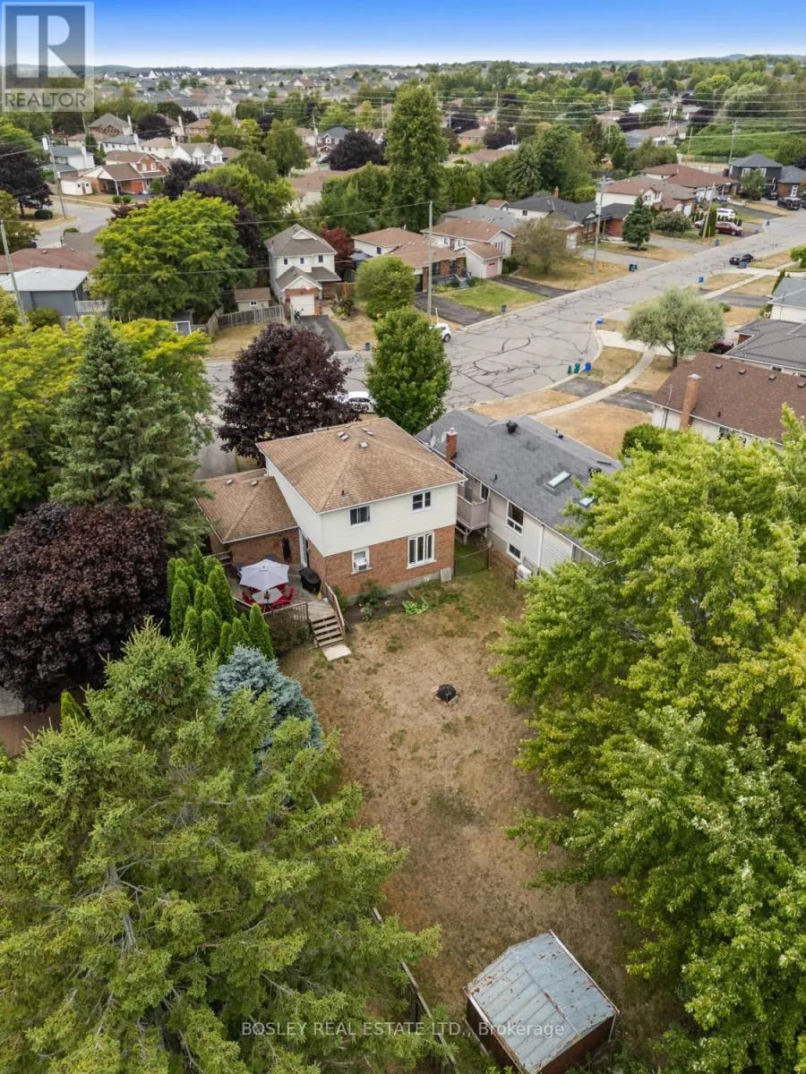 687 MACKECHNIE CRESCENT