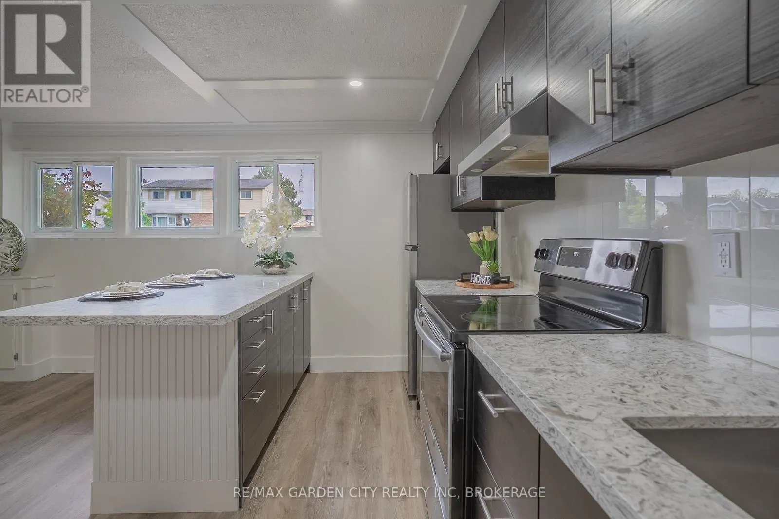 85 VENTURA DRIVE