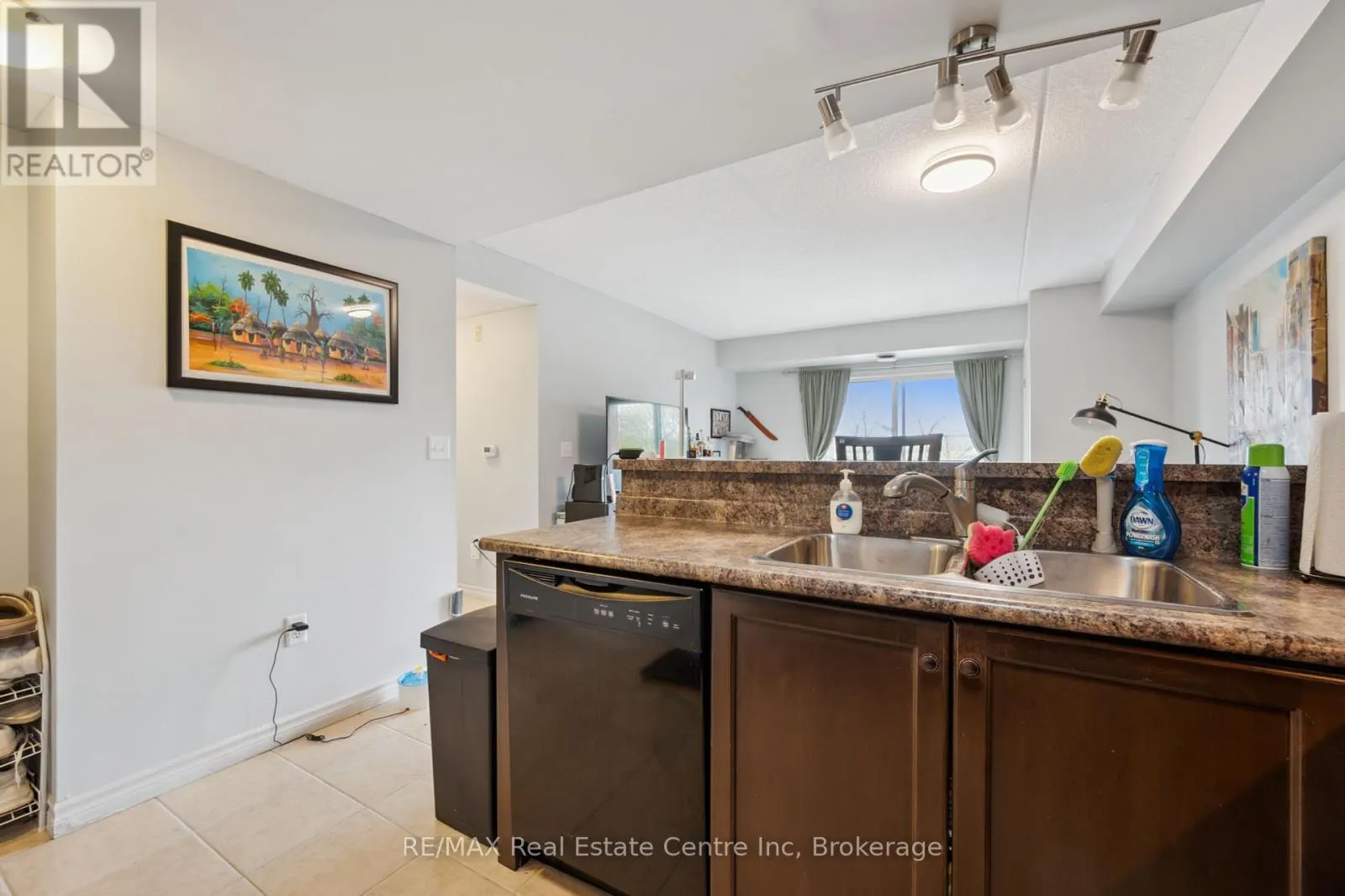 303 - 19 WATERFORD DRIVE, #303