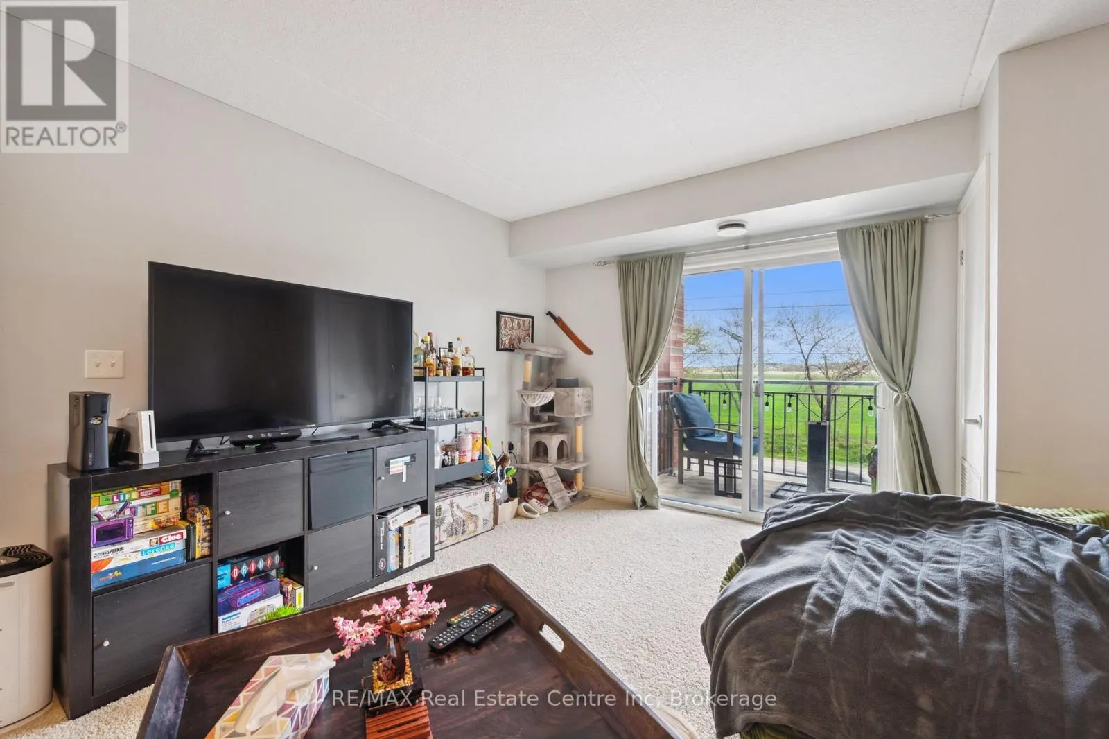 303 - 19 WATERFORD DRIVE, #303