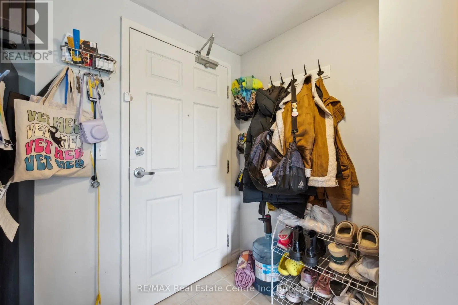 303 - 19 WATERFORD DRIVE, #303