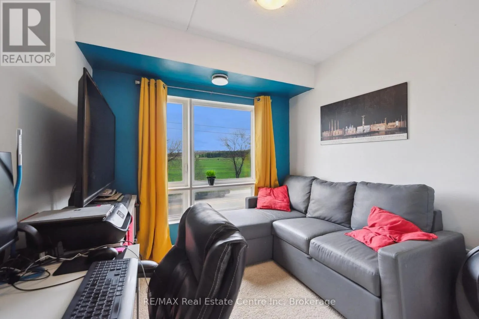303 - 19 WATERFORD DRIVE, #303