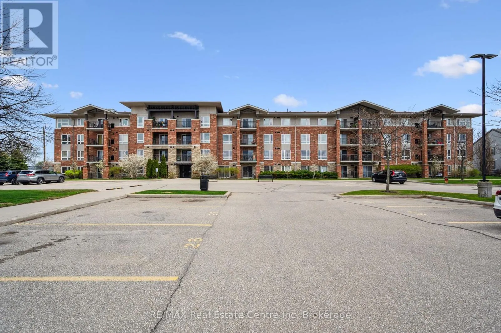 303 - 19 WATERFORD DRIVE, #303