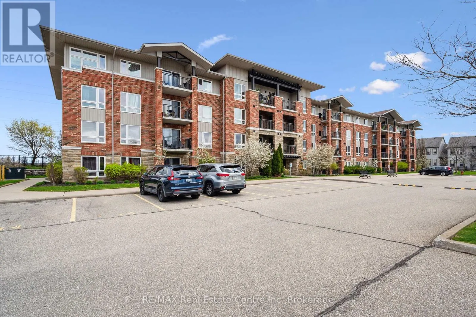 303 - 19 WATERFORD DRIVE, #303