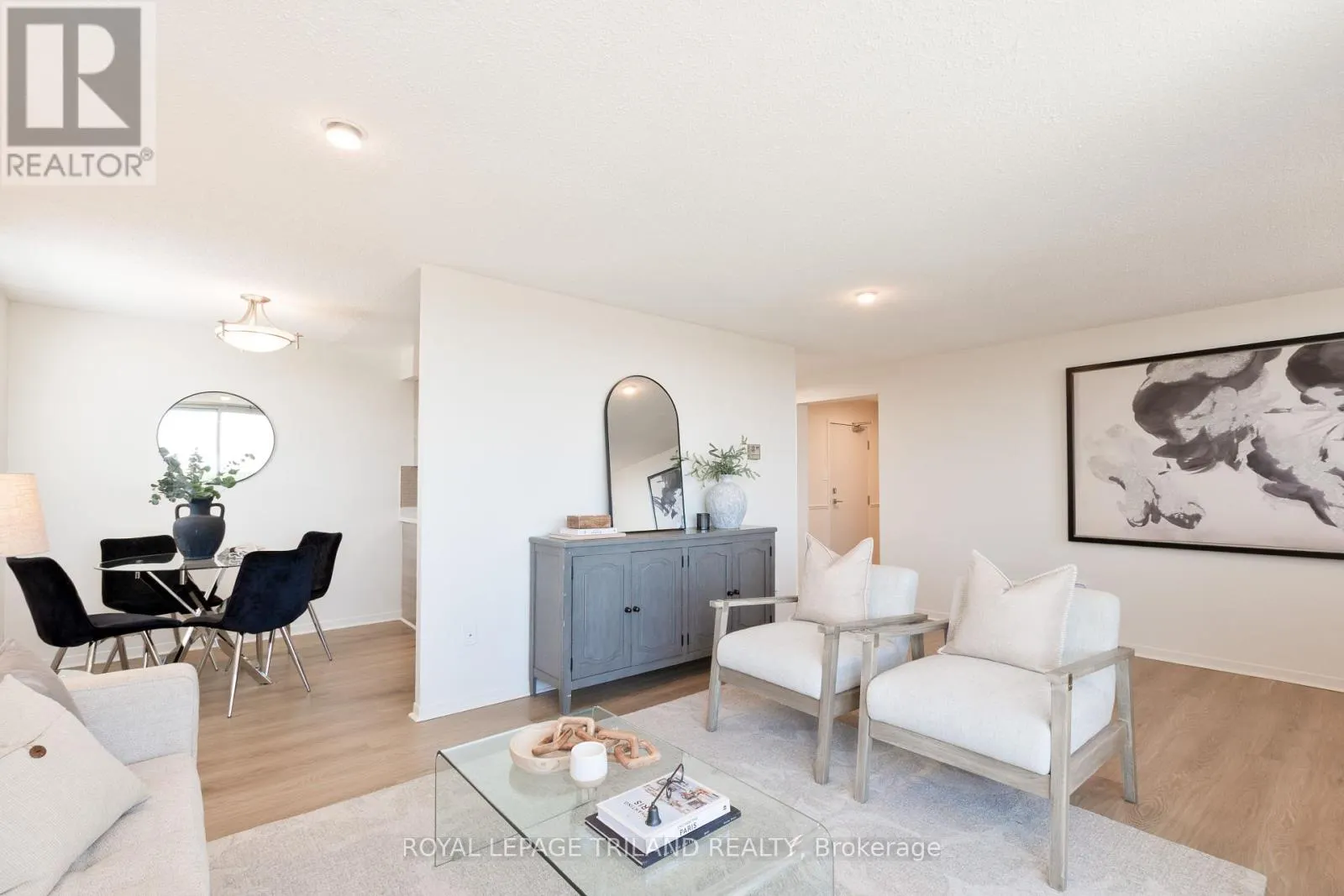 802 - 127 BELMONT DRIVE, #802