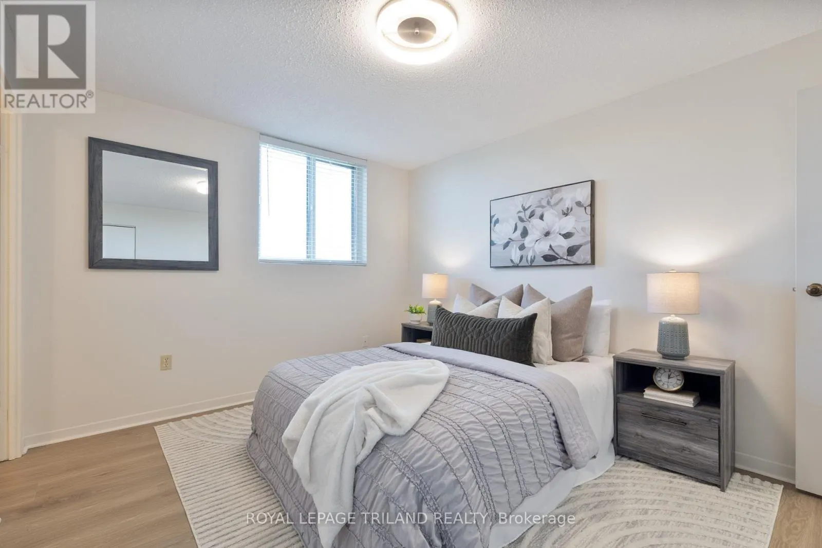 802 - 127 BELMONT DRIVE, #802