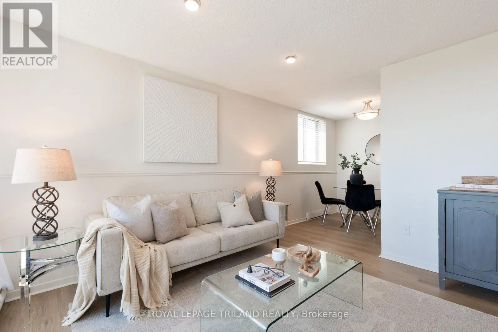 802 - 127 BELMONT DRIVE, #802