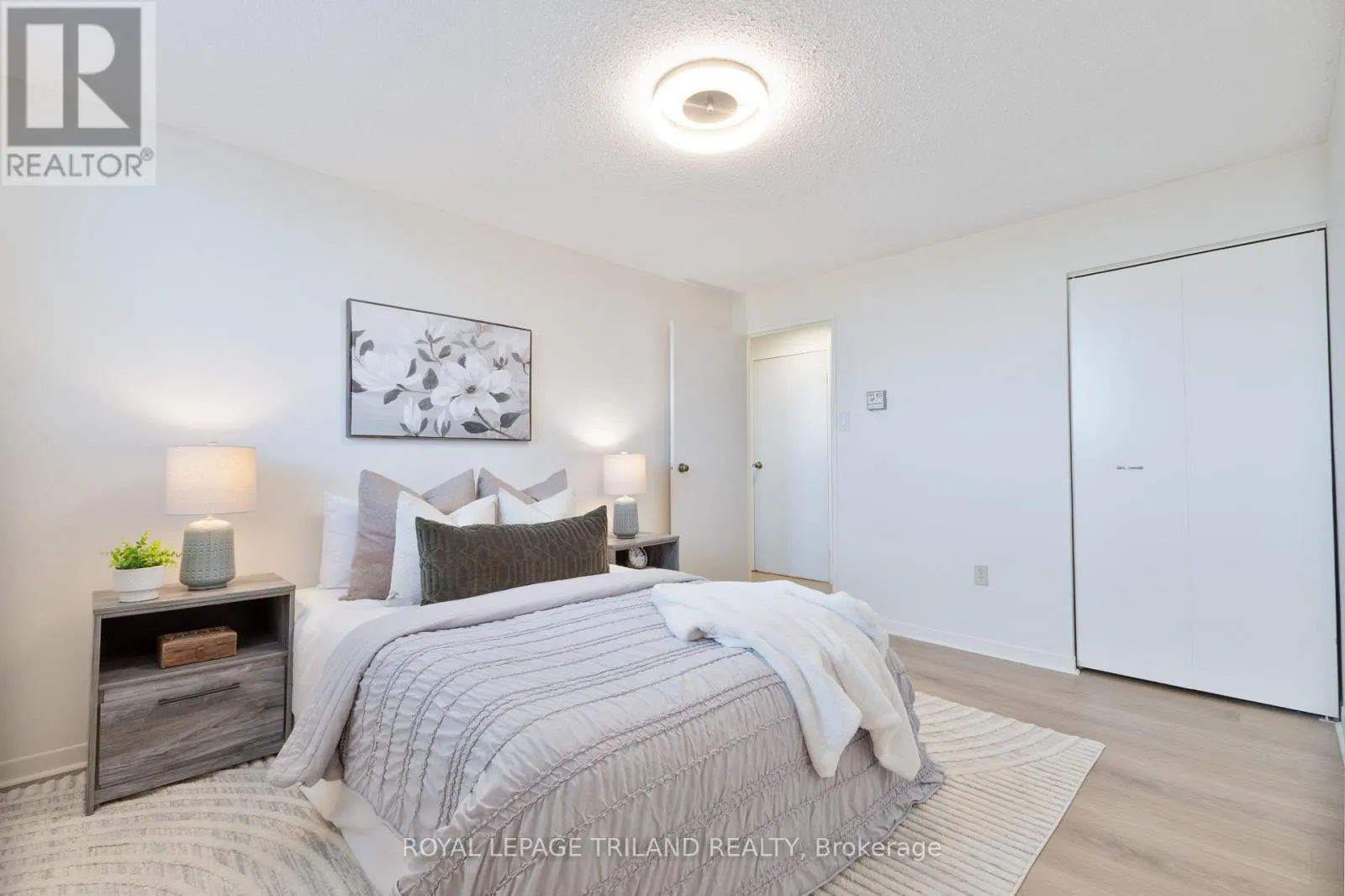 802 - 127 BELMONT DRIVE, #802