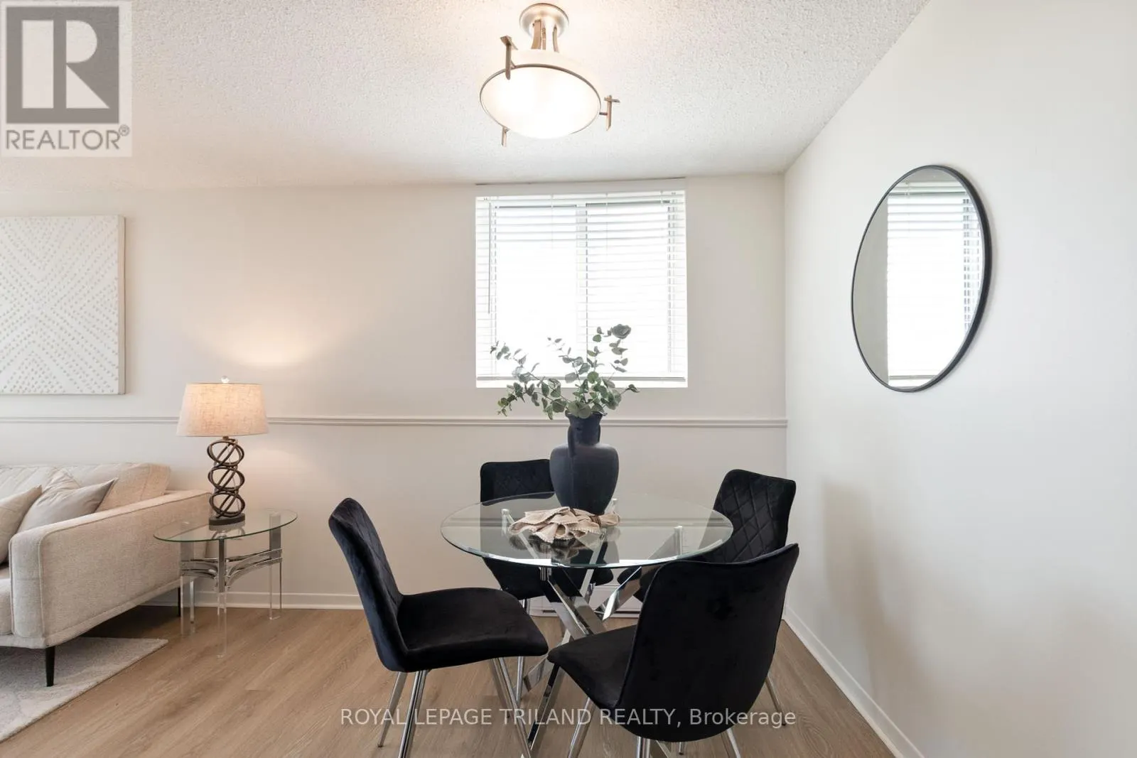 802 - 127 BELMONT DRIVE, #802