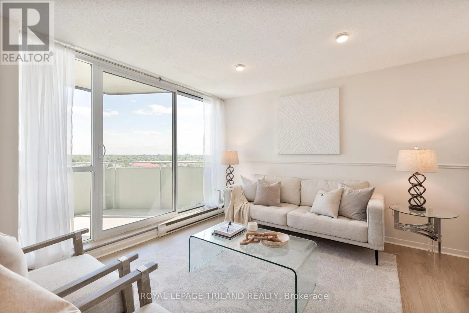 802 - 127 BELMONT DRIVE, #802