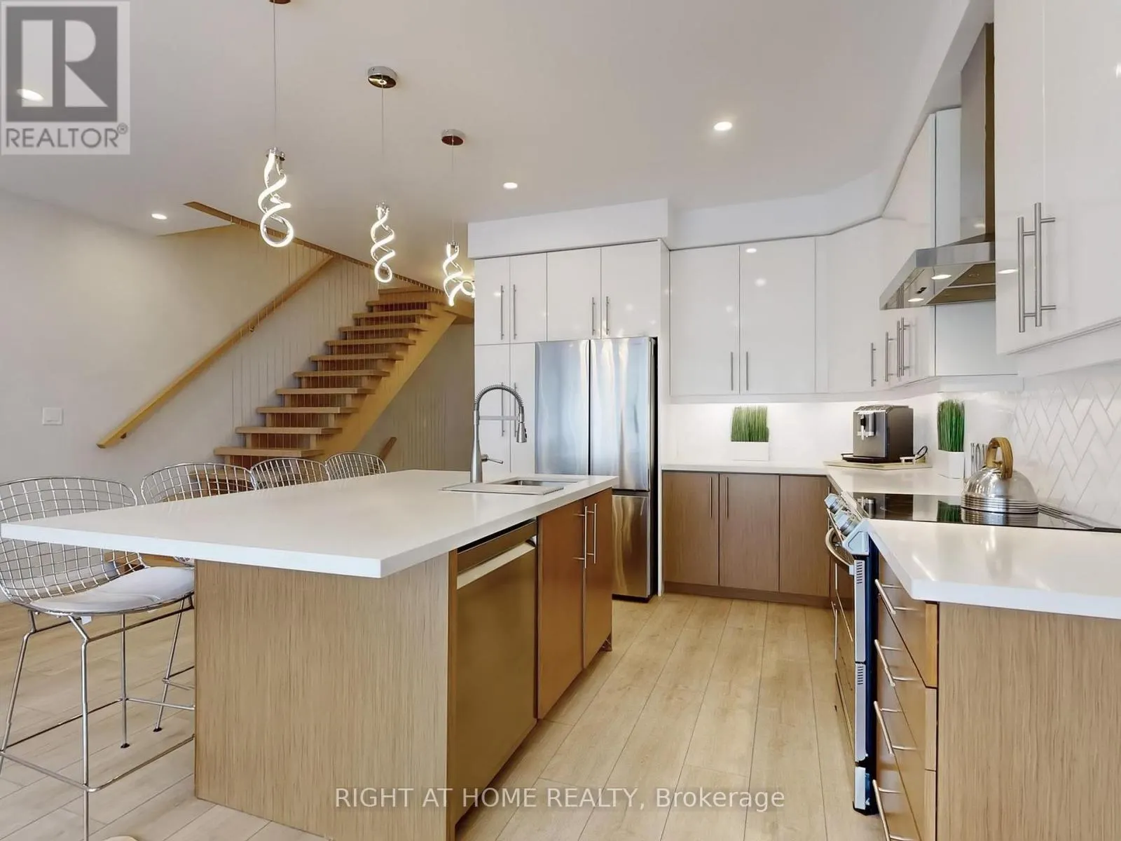 30 - 35 MIDHURST HEIGHTS