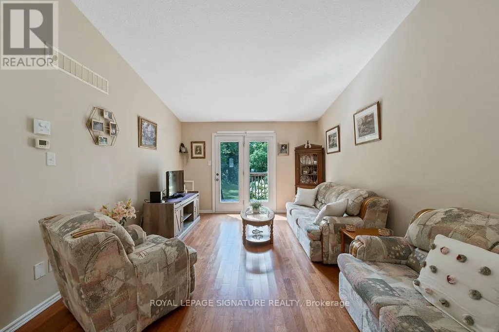 18 - 510 QUEENSWAY WEST