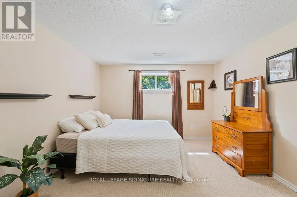 18 - 510 QUEENSWAY WEST