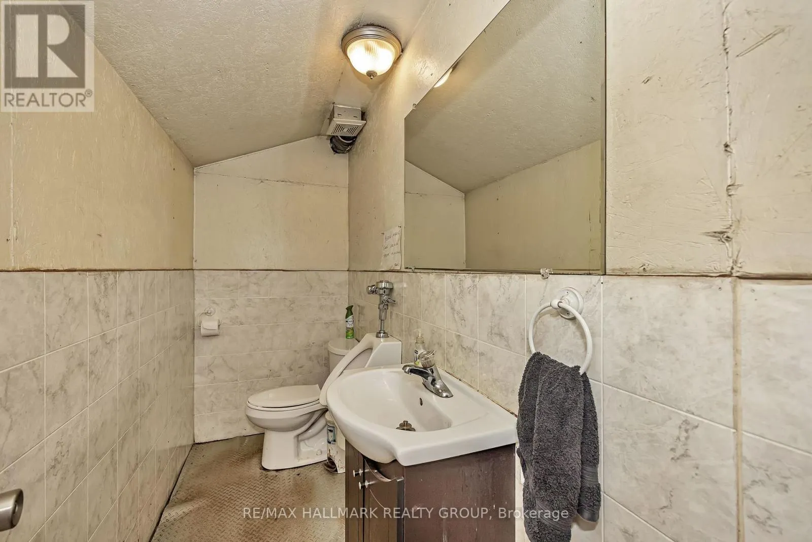2460 LEITRIM ROAD