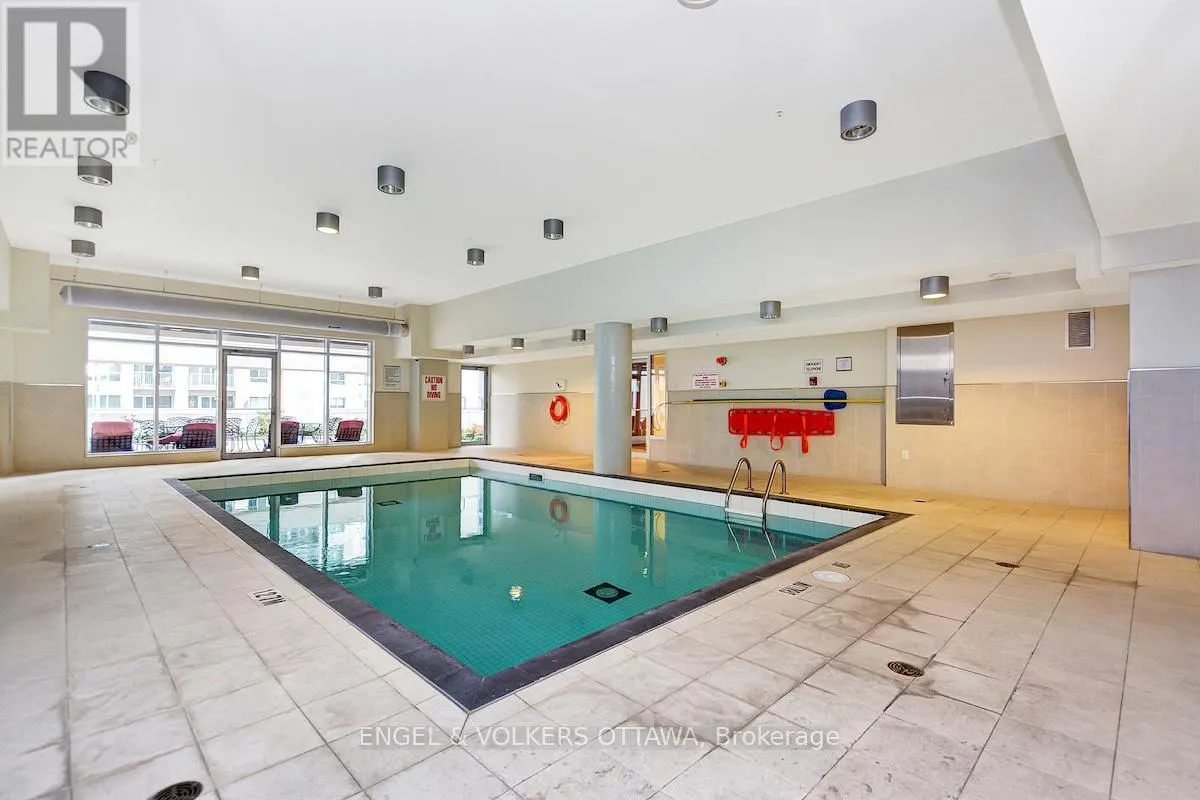 1305 - 242 RIDEAU STREET
