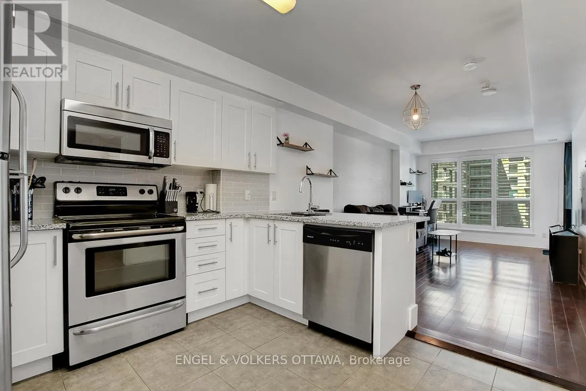 1305 - 242 RIDEAU STREET