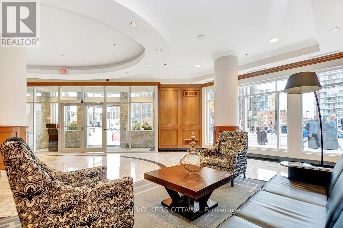 1305 - 242 RIDEAU STREET