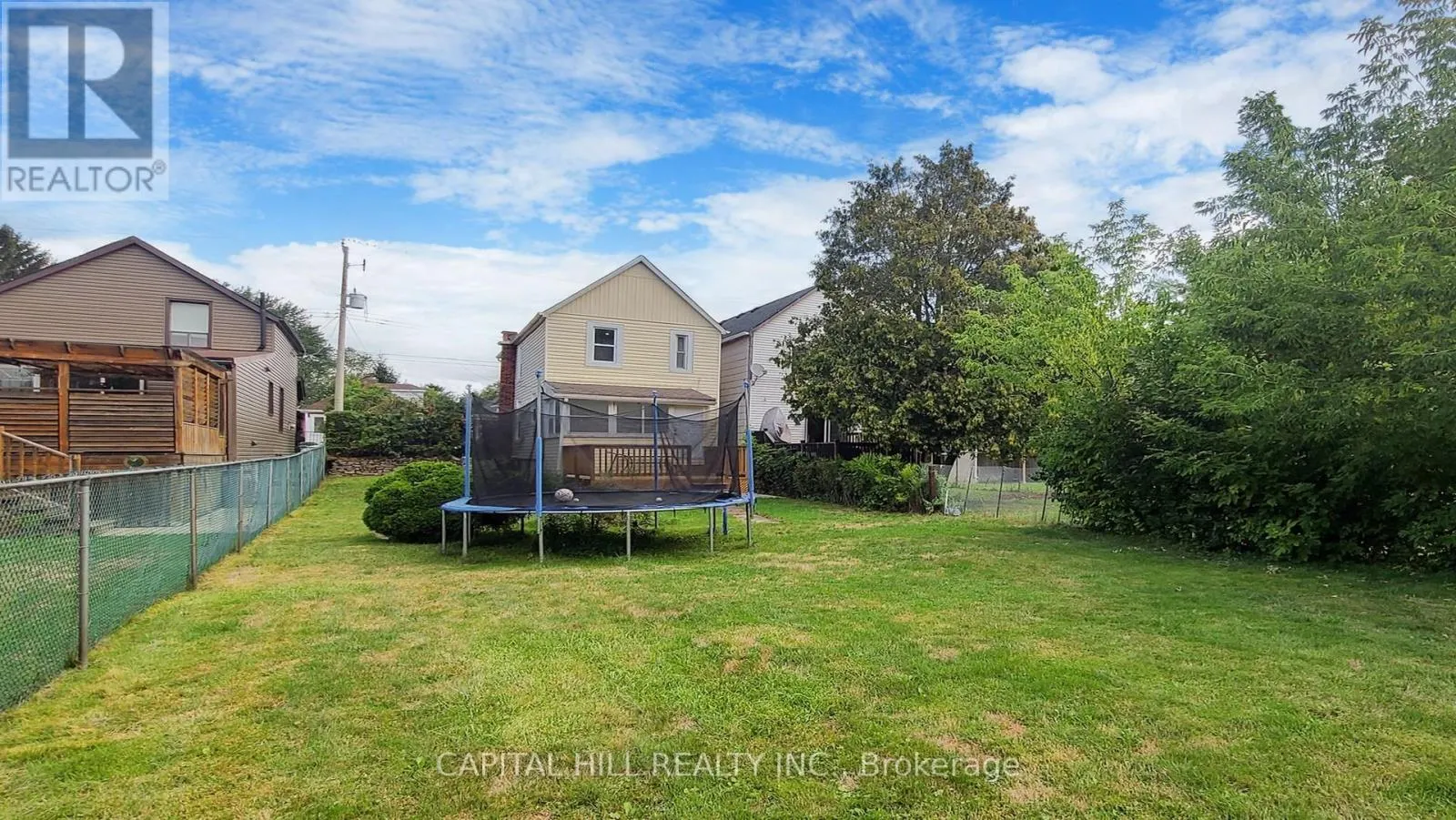 160 PICTON STREET E