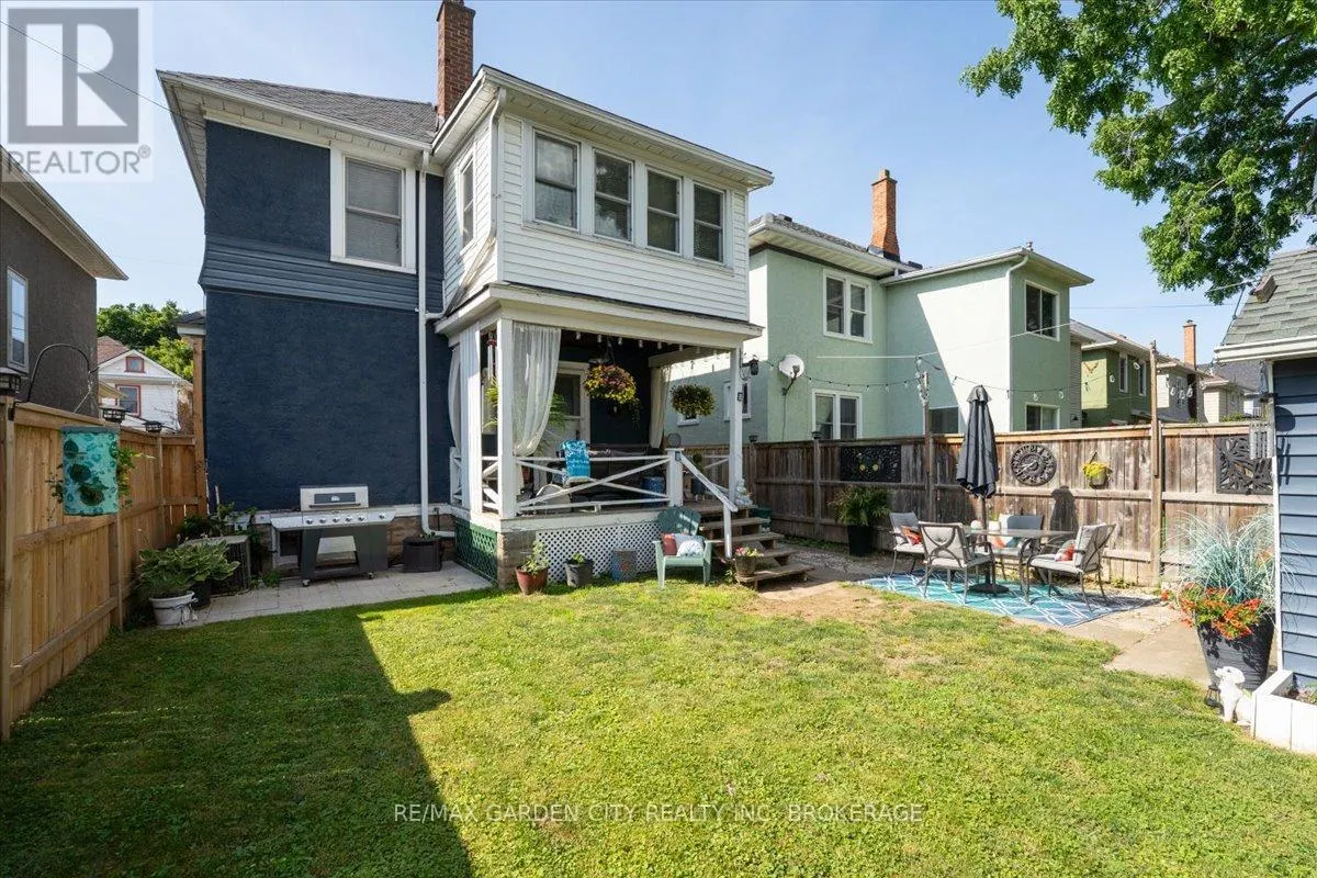 22 CHAPLIN AVENUE