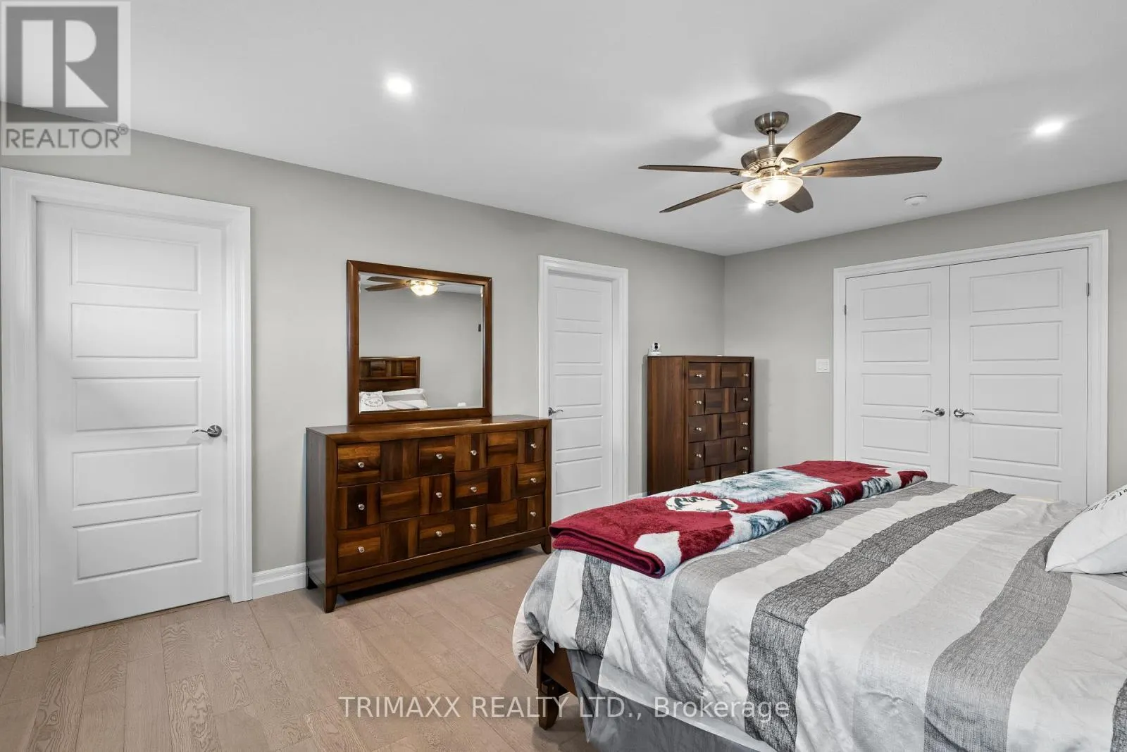 31 THAMES SPRINGS CRESCENT